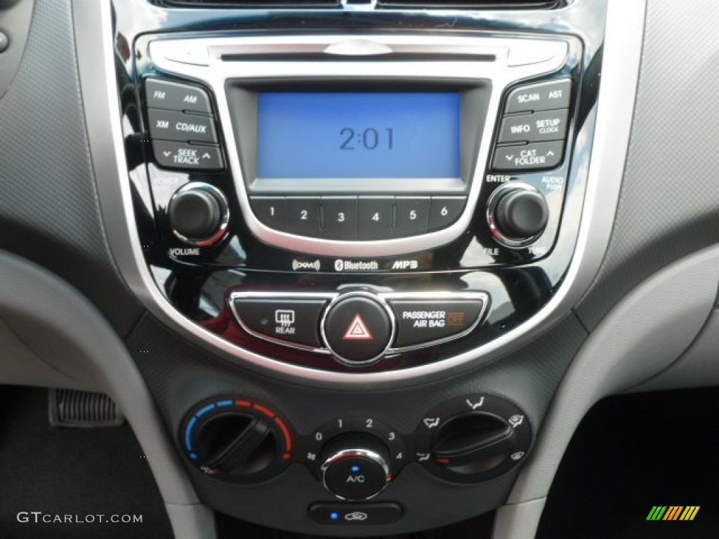 2013 Hyundai Accent GLS 4 Door Controls Photo #67940846