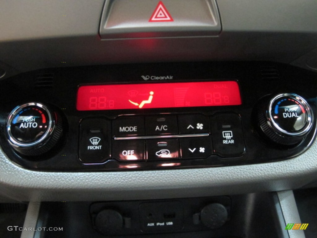 2012 Kia Sportage EX Controls Photo #67945190