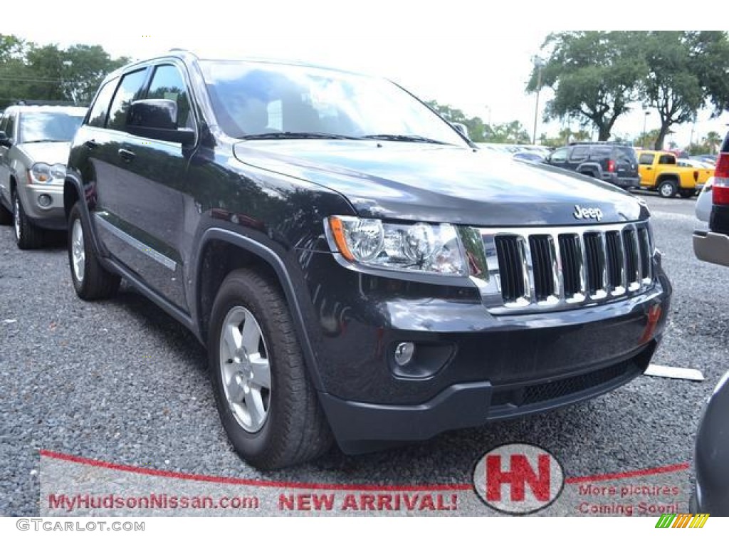 2011 Grand Cherokee Laredo - Brilliant Black Crystal Pearl / Black photo #1