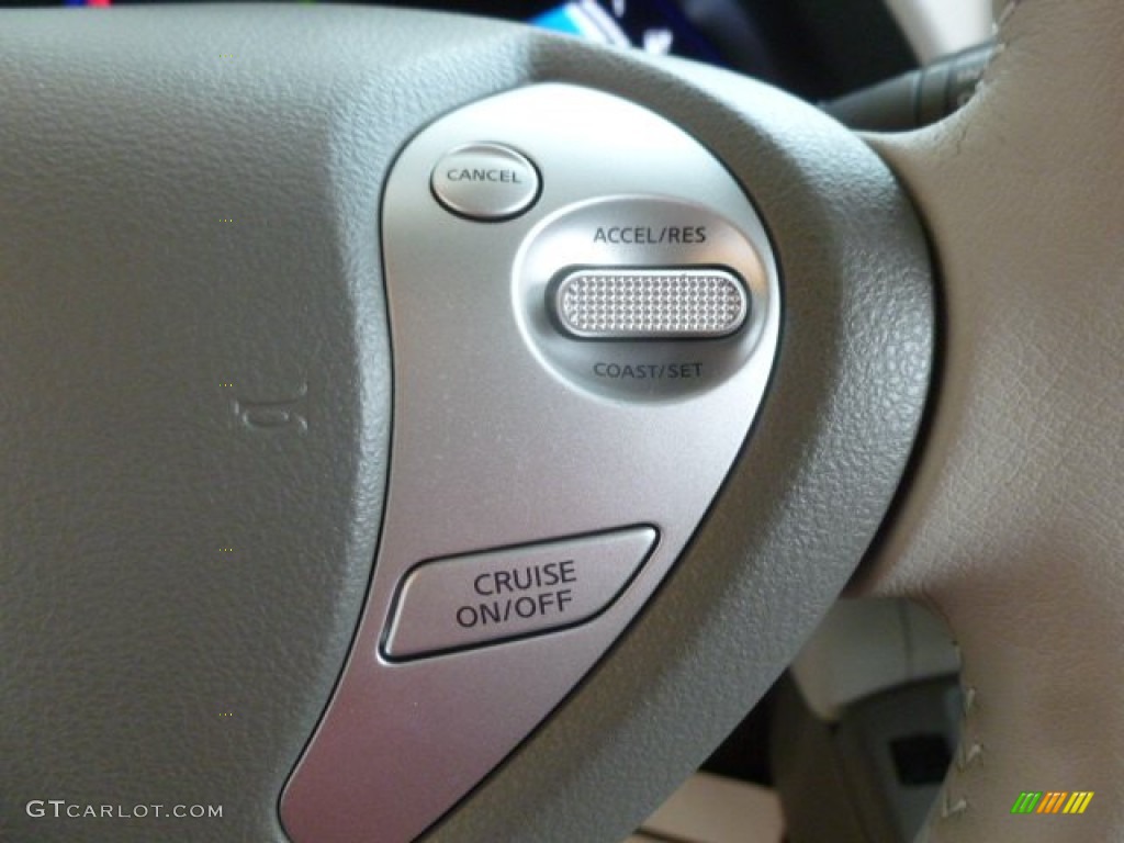 2012 Nissan LEAF SV Controls Photos