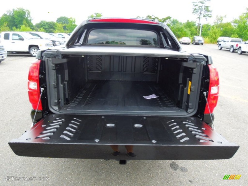 2013 Chevrolet Avalanche LT 4x4 Black Diamond Edition Trunk Photo #67957931
