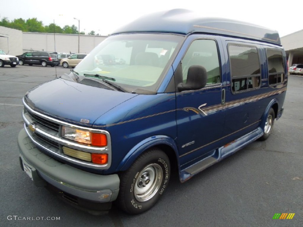 2000 Express G1500 Passenger Conversion Van - Indigo Blue Metallic / Neutral photo #2