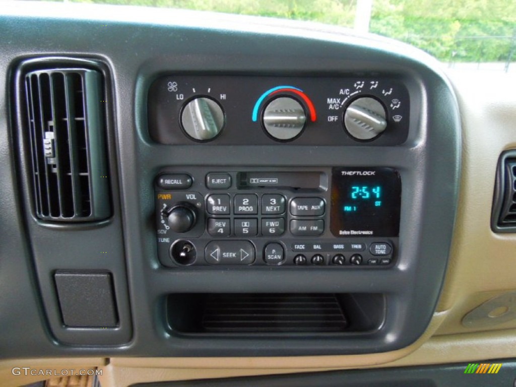 2000 Chevrolet Express G1500 Passenger Conversion Van Controls Photo #67958735