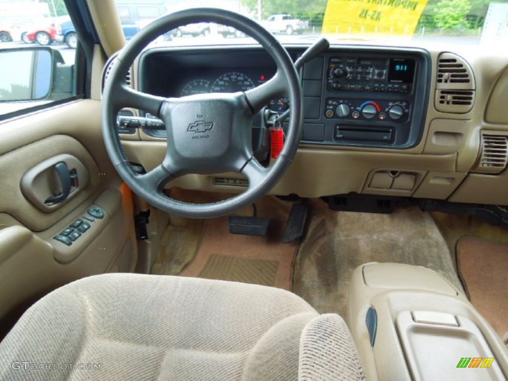 1999 Chevrolet Suburban C1500 LS Neutral Dashboard Photo #67959143