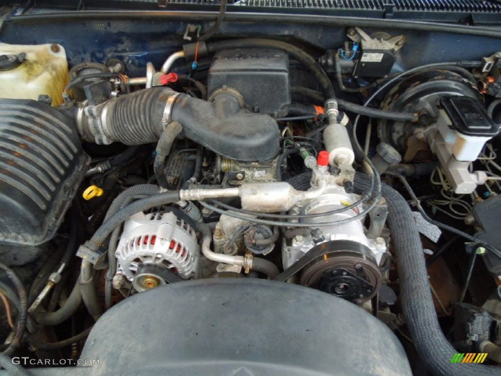 1999 Chevrolet Suburban C1500 LS 5.7 Liter OHV 16-Valve V8 Engine Photo #67959167