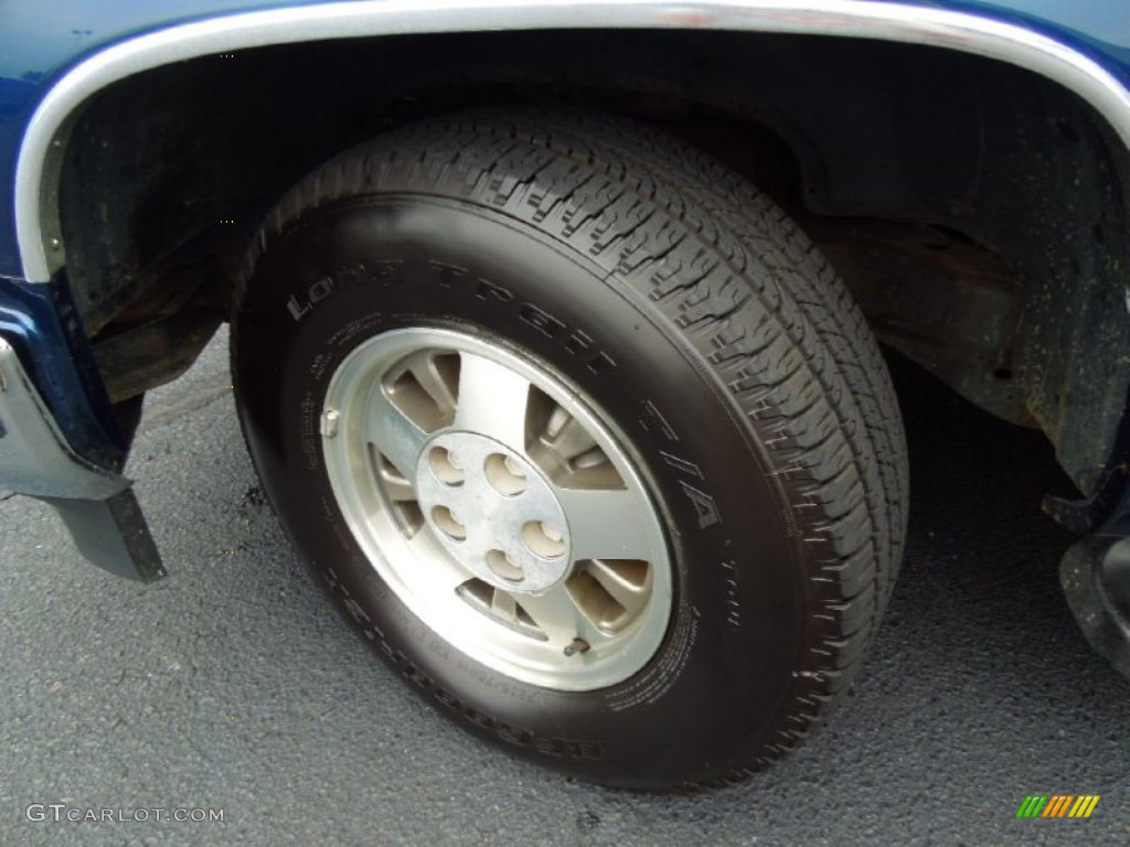 1999 Chevrolet Suburban C1500 LS Wheel Photos