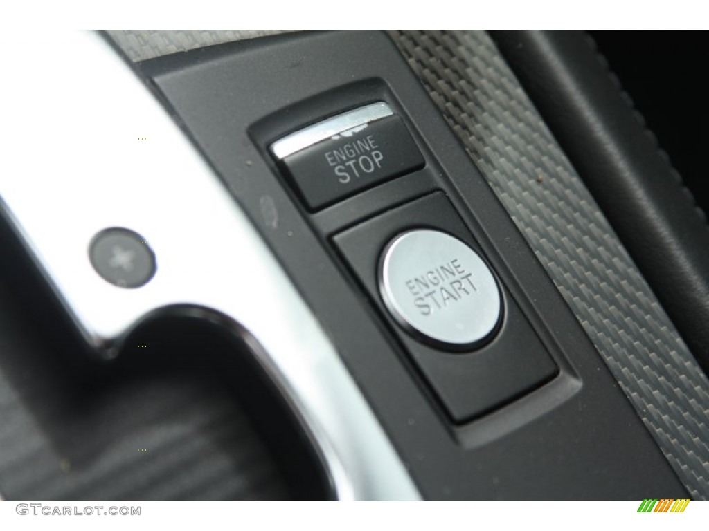 2008 Audi S8 5.2 quattro Controls Photo #67968964