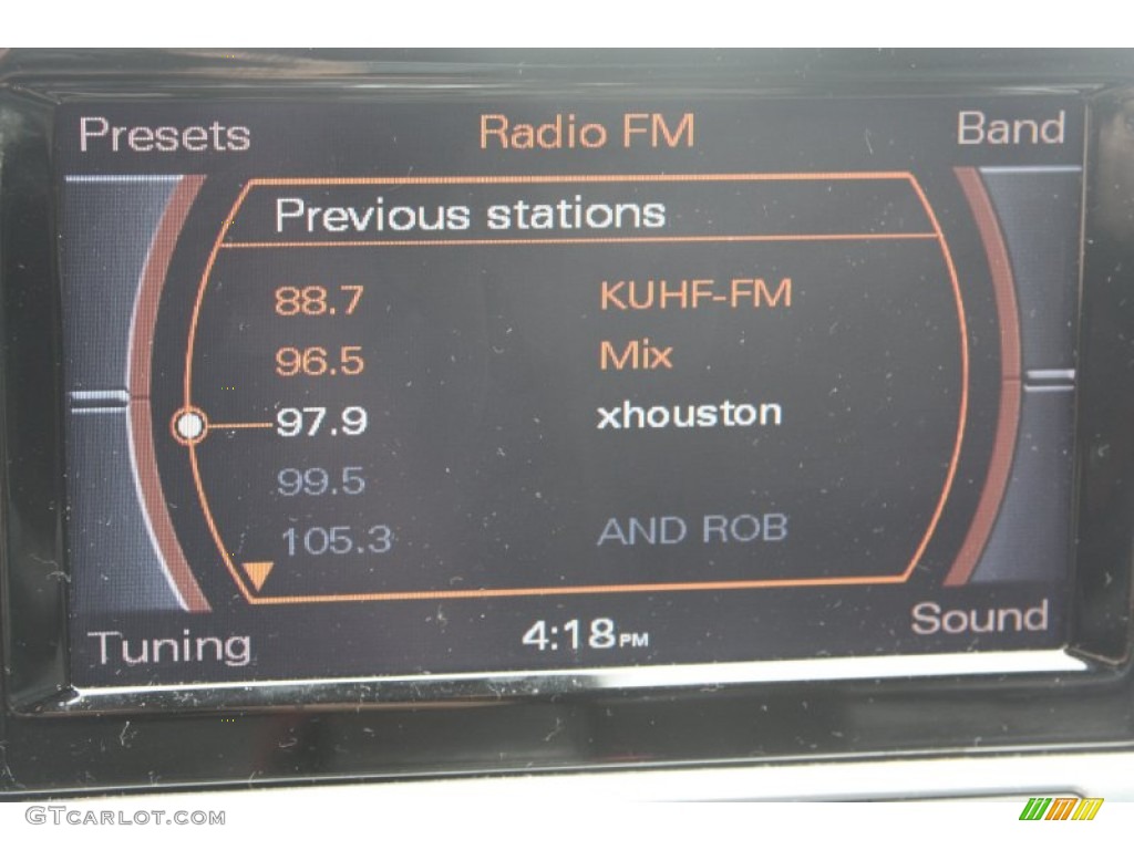 2008 Audi S8 5.2 quattro Controls Photo #67969028