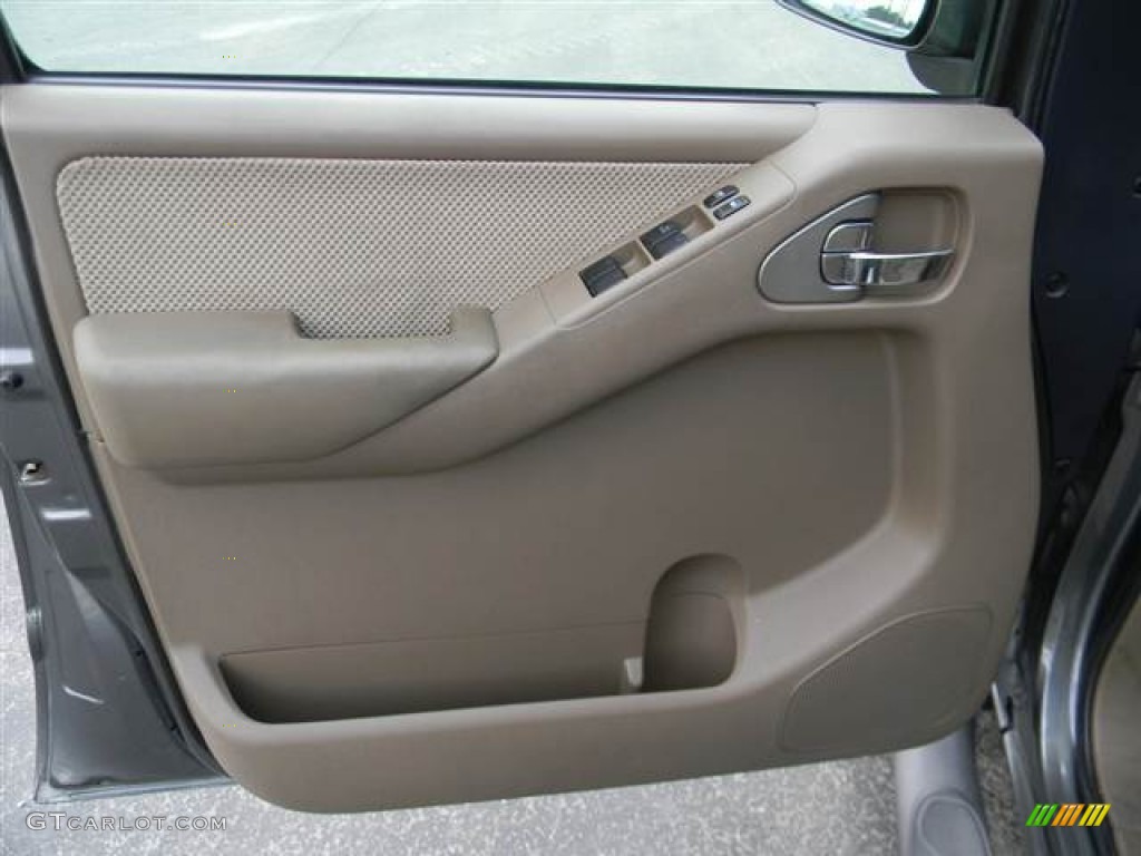 2005 Frontier LE Crew Cab - Storm Gray Metallic / Desert photo #17