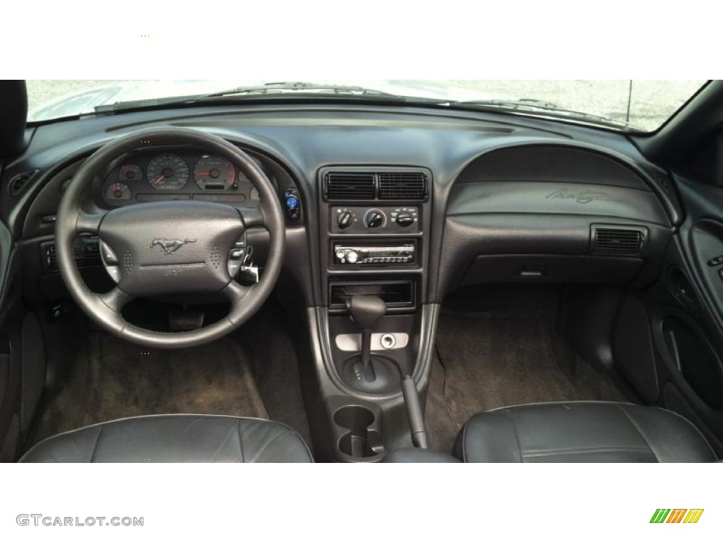 2000 Mustang V6 Convertible - Silver Metallic / Dark Charcoal photo #25