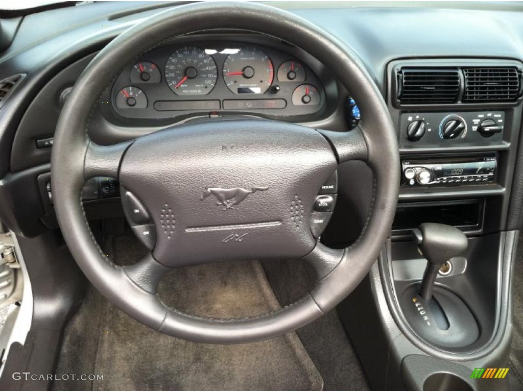 2000 Mustang V6 Convertible - Silver Metallic / Dark Charcoal photo #27