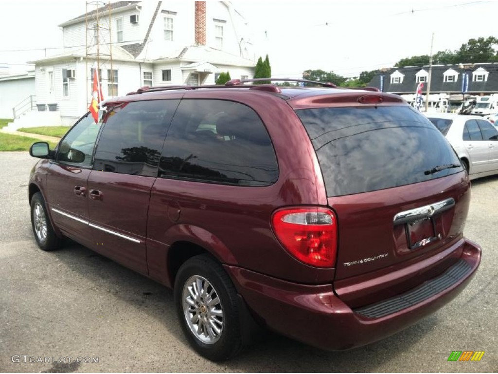 Dark Garnet Red Pearlcoat 2002 Chrysler Town & Country Limited Exterior Photo #67971967