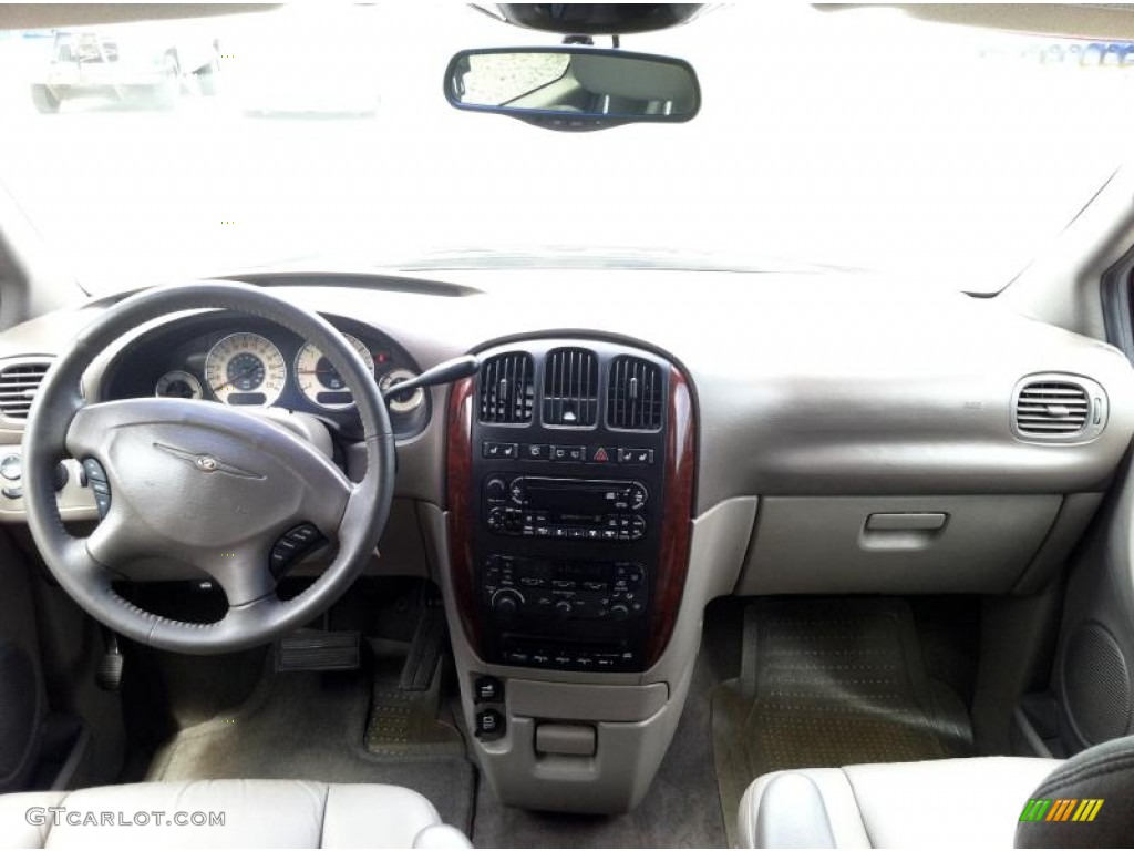 2002 Chrysler Town & Country Limited Sandstone Dashboard Photo #67972240