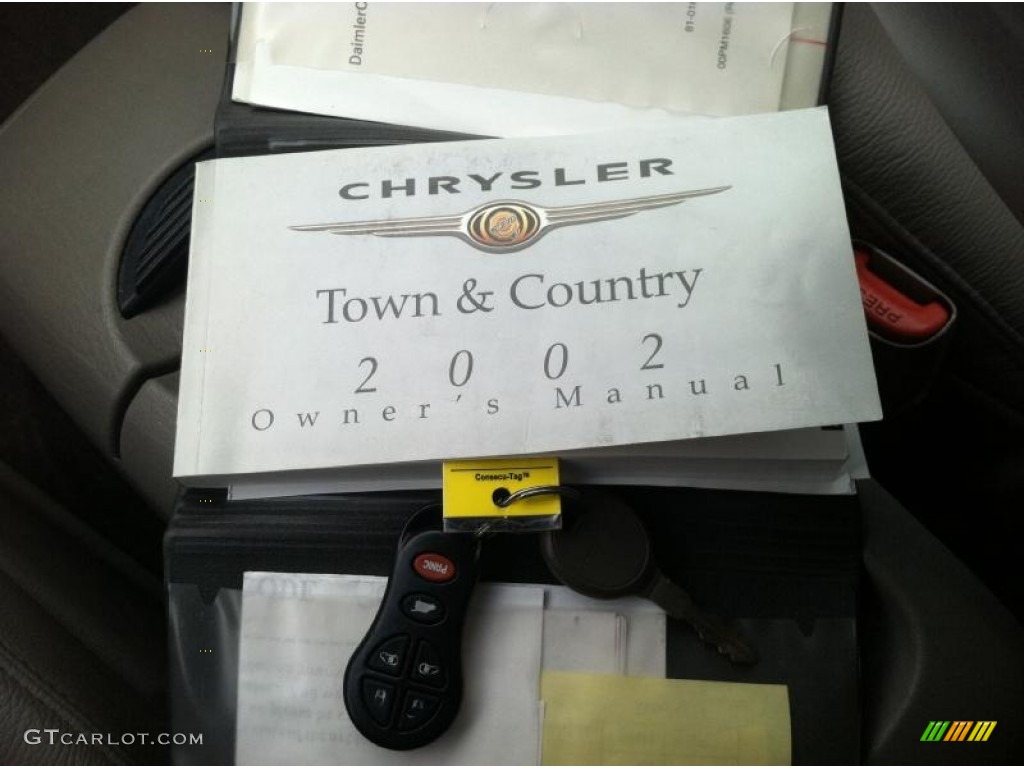 2002 Chrysler Town & Country Limited Books/Manuals Photo #67972297