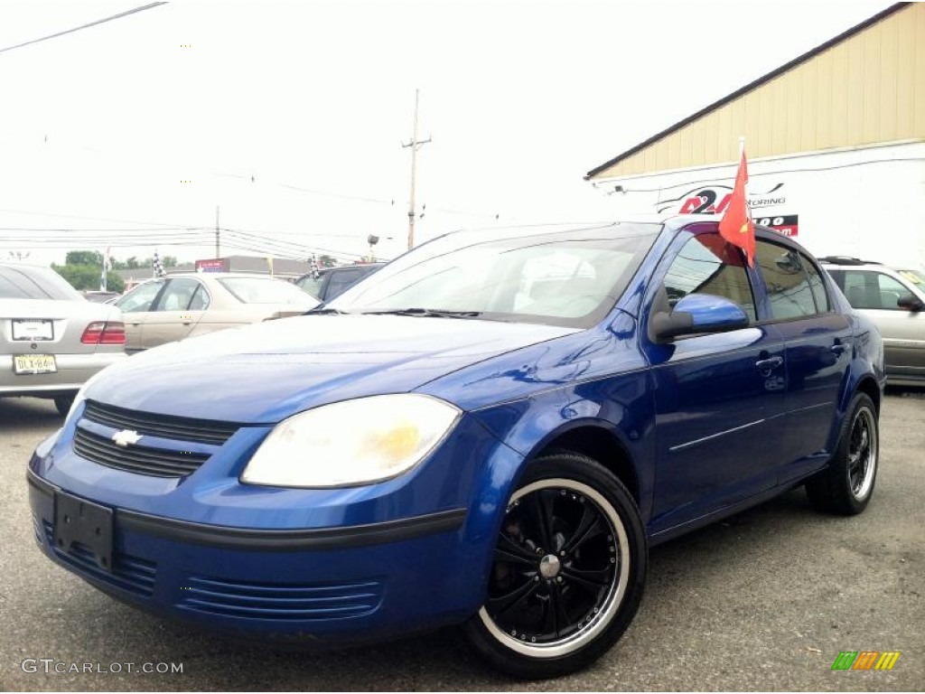 2005 Cobalt Sedan - Arrival Blue Metallic / Gray photo #3