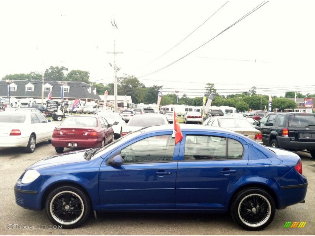 2005 Cobalt Sedan - Arrival Blue Metallic / Gray photo #4