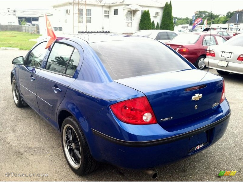 2005 Cobalt Sedan - Arrival Blue Metallic / Gray photo #5