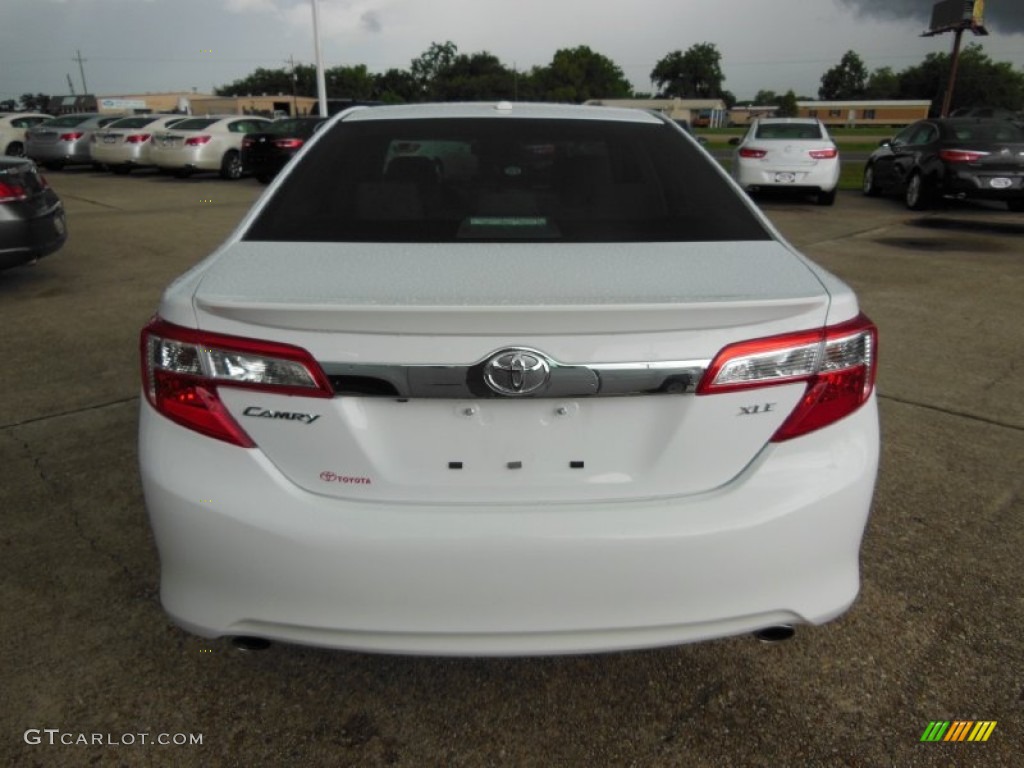 2012 Camry XLE V6 - Super White / Ash photo #3