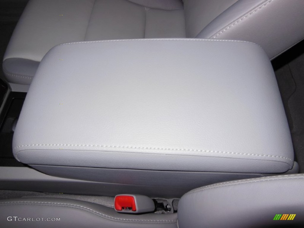 2012 Camry XLE V6 - Super White / Ash photo #24