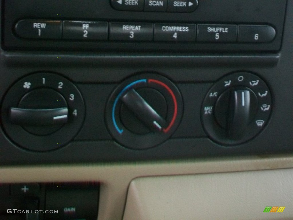 2006 Ford F250 Super Duty XLT SuperCab 4x4 Controls Photo #67976065