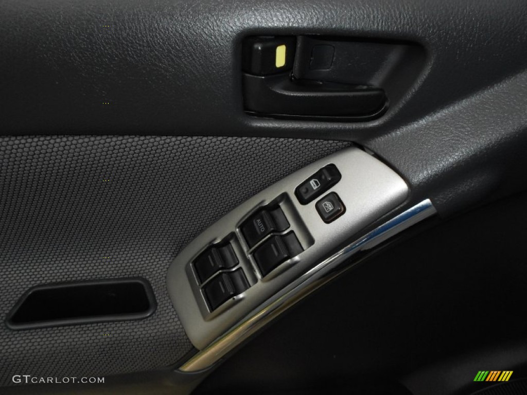 2003 Pontiac Vibe Standard Vibe Model Controls Photo #67979354