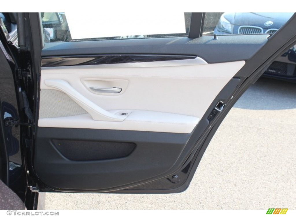 2012 BMW 5 Series 550i xDrive Sedan Oyster/Black Door Panel Photo #67979540