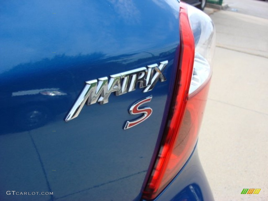 2010 Toyota Matrix S Marks and Logos Photos