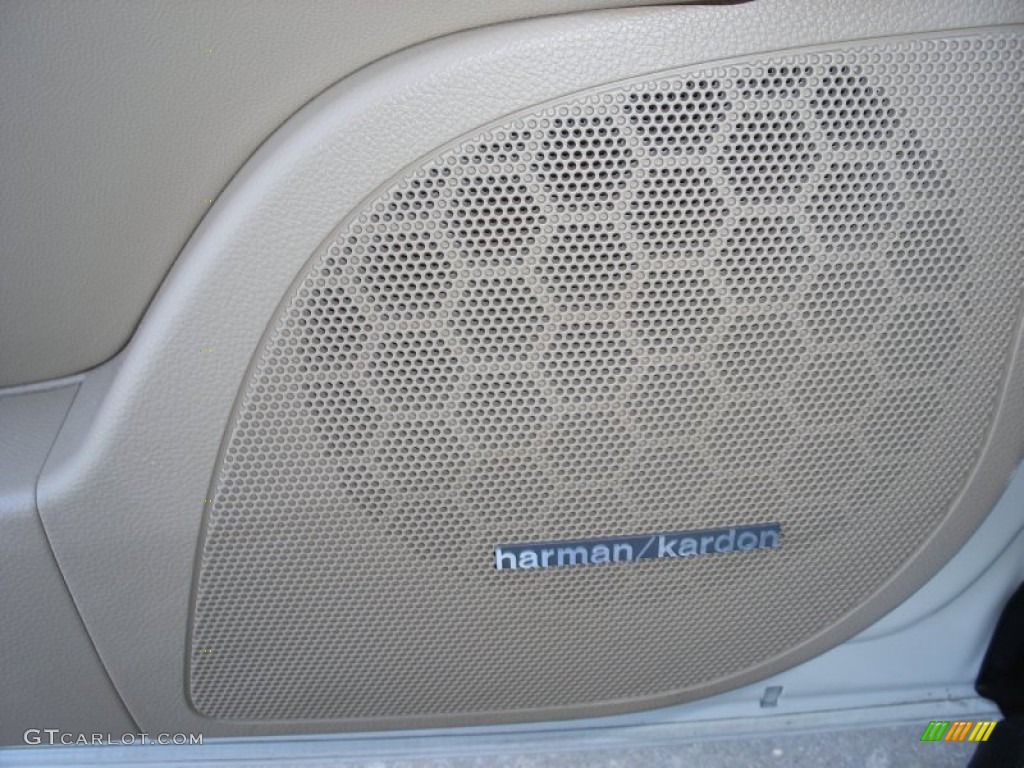 2011 Buick LaCrosse CXS Audio System Photos