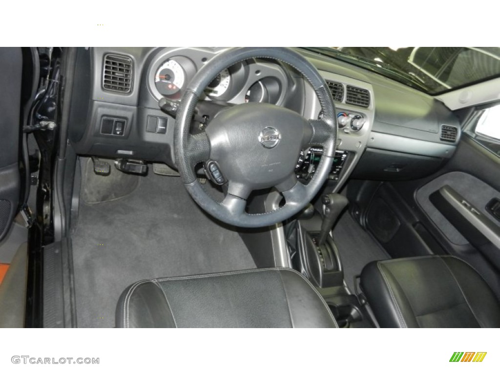 Charcoal Interior 2004 Nissan Xterra SE Supercharged 4x4 Photo #67986204