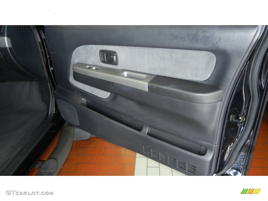 2004 Nissan Xterra SE Supercharged 4x4 Charcoal Door Panel Photo #67986290