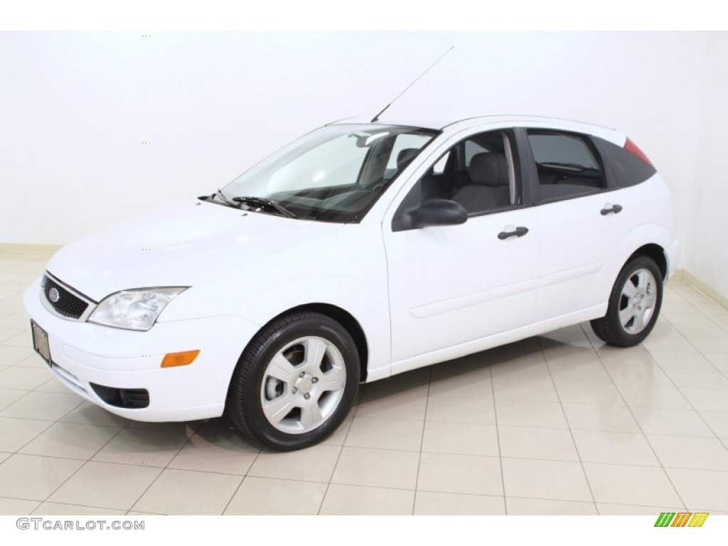 2007 Focus ZX5 SES Hatchback - Cloud 9 White / Charcoal photo #3