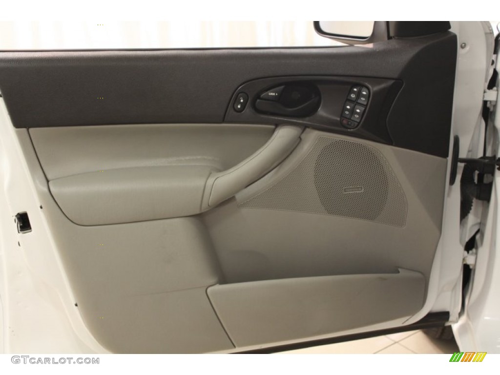 2007 Focus ZX5 SES Hatchback - Cloud 9 White / Charcoal photo #5