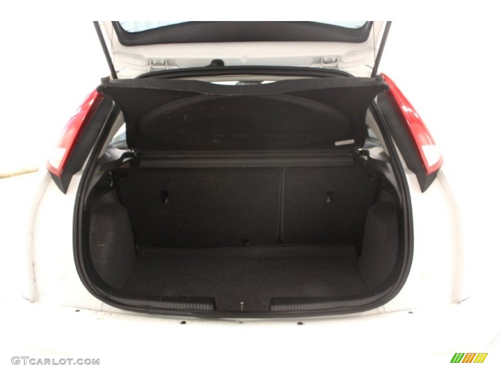 2007 Focus ZX5 SES Hatchback - Cloud 9 White / Charcoal photo #14