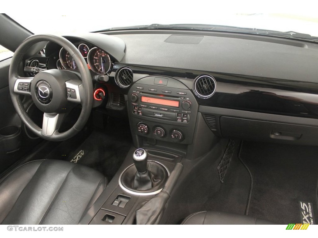 Black Interior 2006 Mazda MX-5 Miata Grand Touring Roadster Photo #67988417