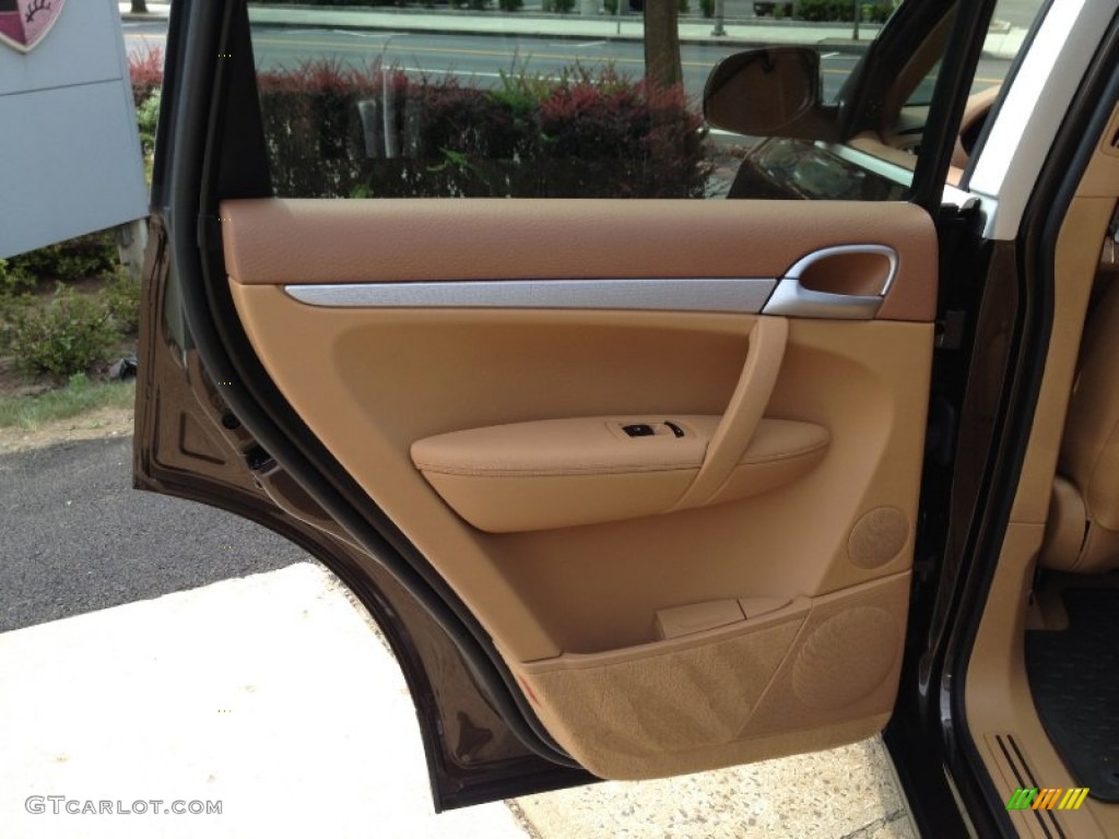 2009 Porsche Cayenne Tiptronic Havanna/Sand Beige Door Panel Photo #67989875