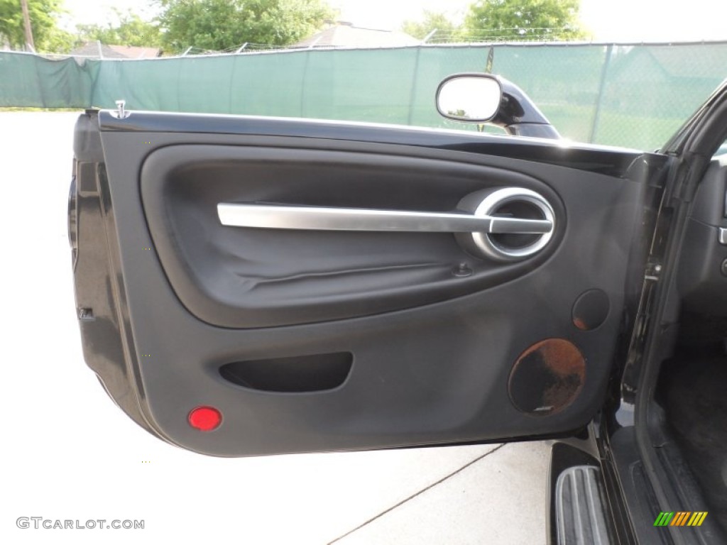 2006 Chevrolet SSR Standard SSR Model Door Panel Photos