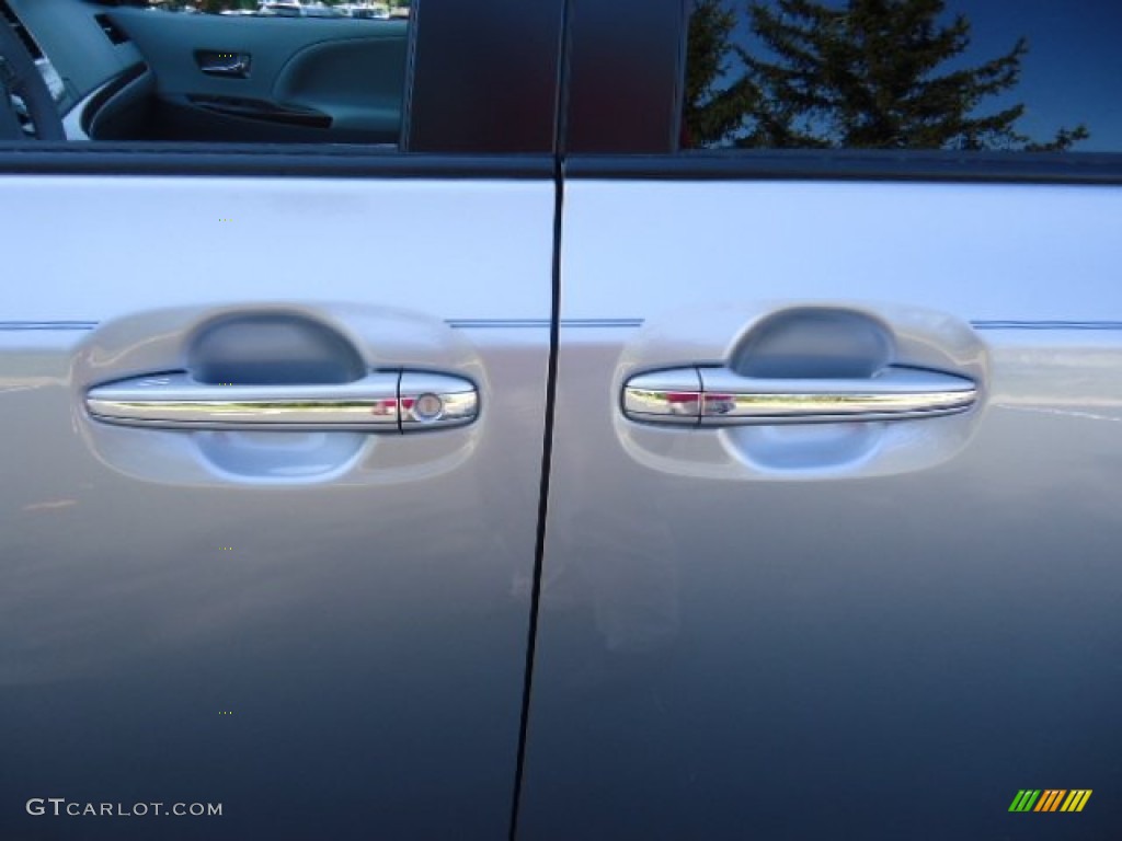 2012 Sienna XLE AWD - Silver Sky Metallic / Light Gray photo #13