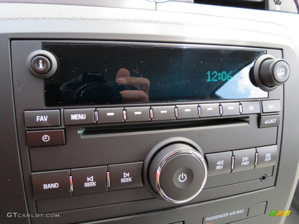 2012 Enclave FWD - Quicksilver Metallic / Titanium photo #18