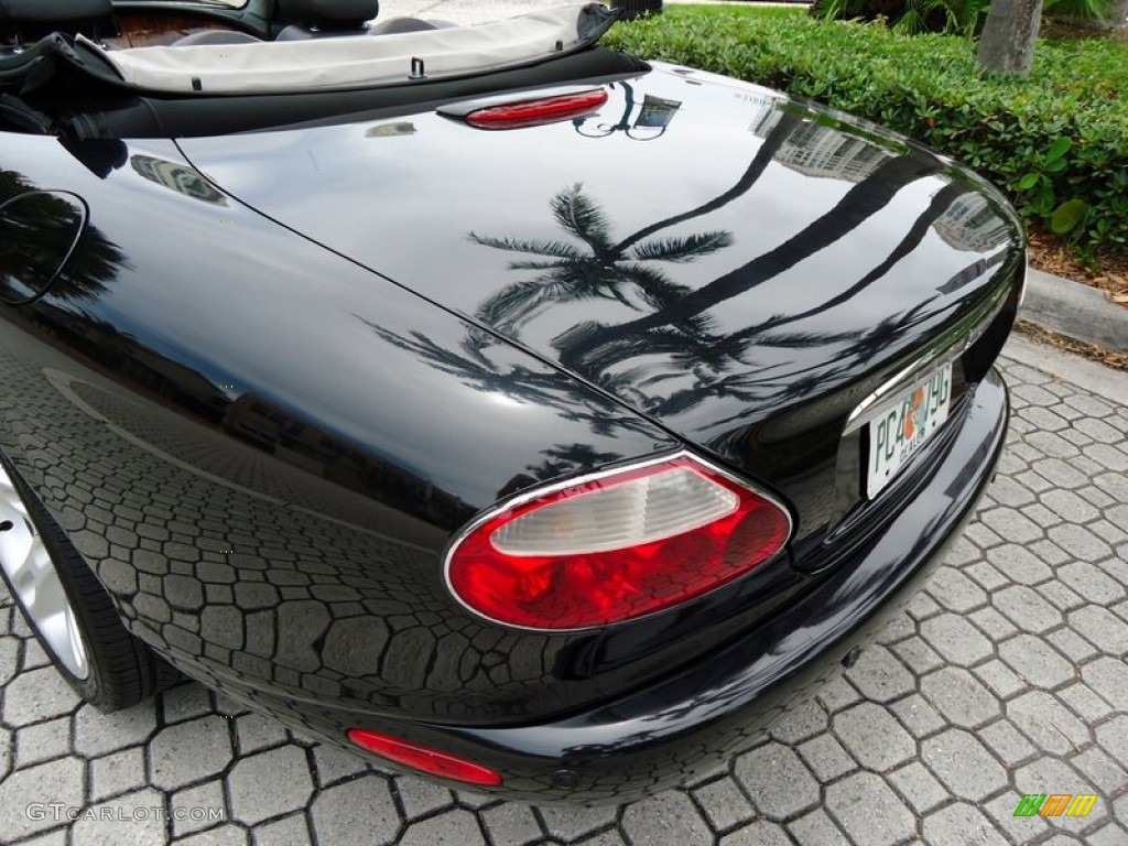 2003 XK XK8 Convertible - Midnight Metallic / Charcoal photo #23