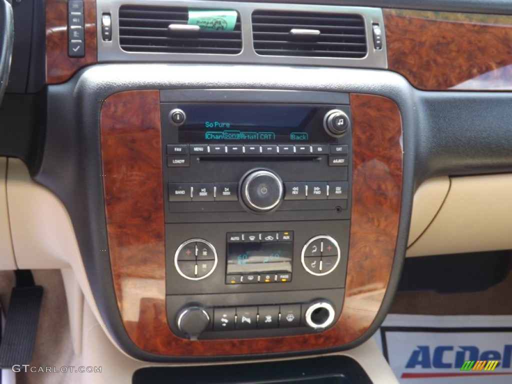 2007 Suburban 1500 LT 4x4 - Black / Light Cashmere/Ebony photo #9