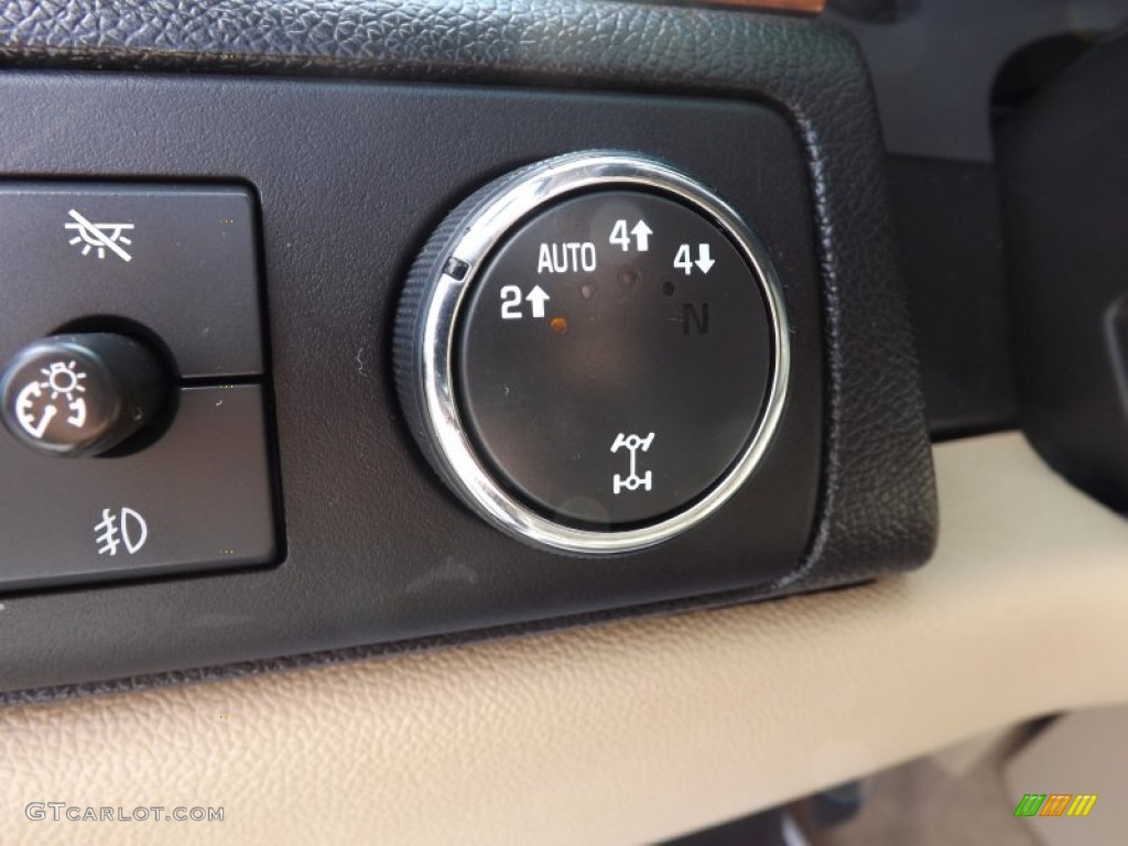 2007 Suburban 1500 LT 4x4 - Black / Light Cashmere/Ebony photo #12