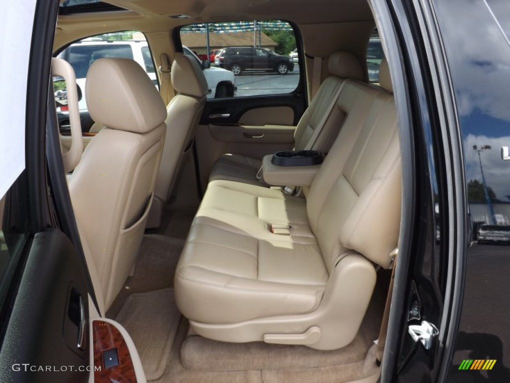 2007 Suburban 1500 LT 4x4 - Black / Light Cashmere/Ebony photo #16