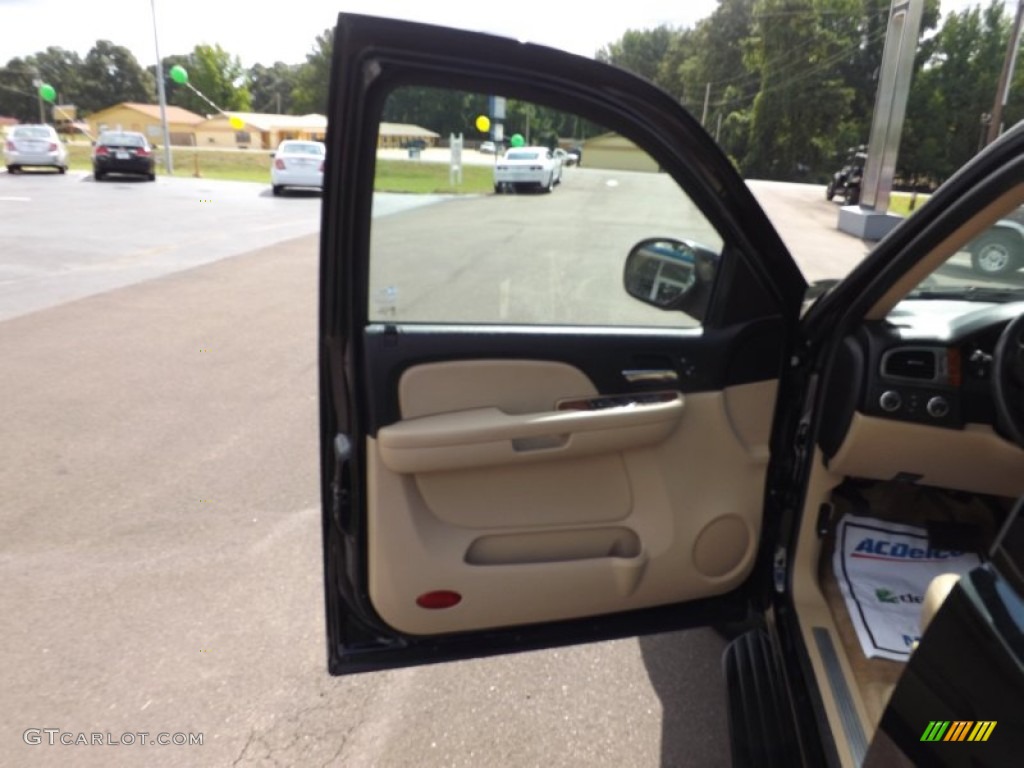2007 Suburban 1500 LT 4x4 - Black / Light Cashmere/Ebony photo #18