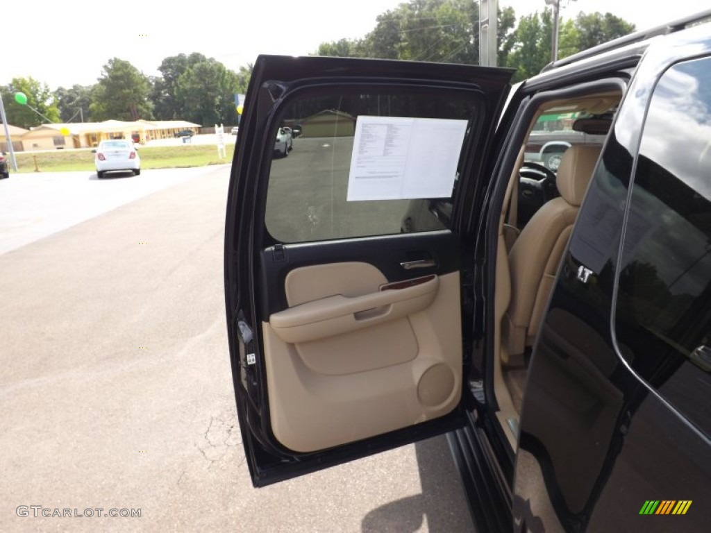 2007 Suburban 1500 LT 4x4 - Black / Light Cashmere/Ebony photo #20