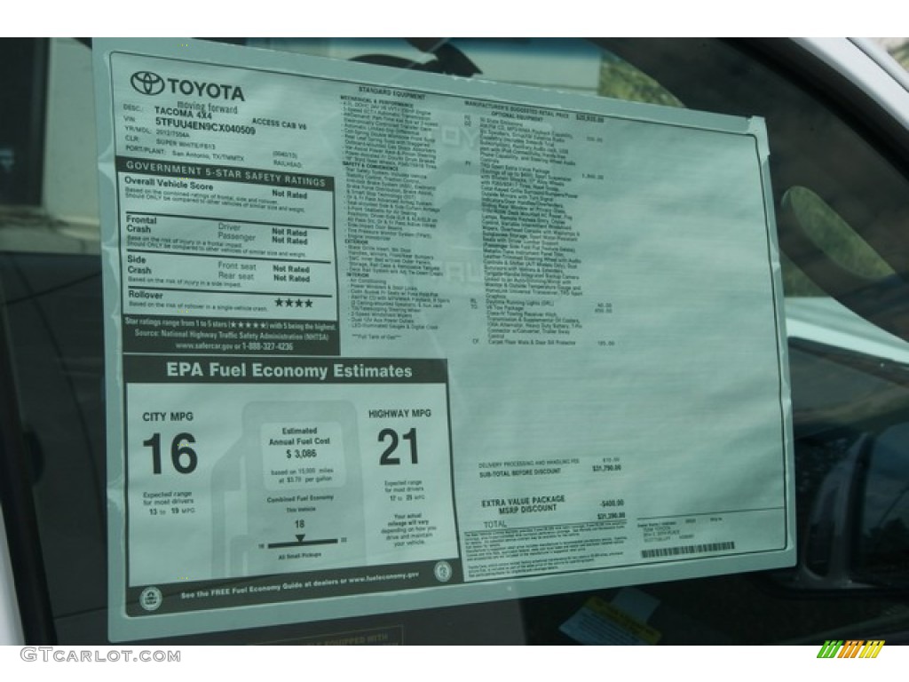 2012 Tacoma V6 TRD Sport Access Cab 4x4 - Super White / Graphite photo #11