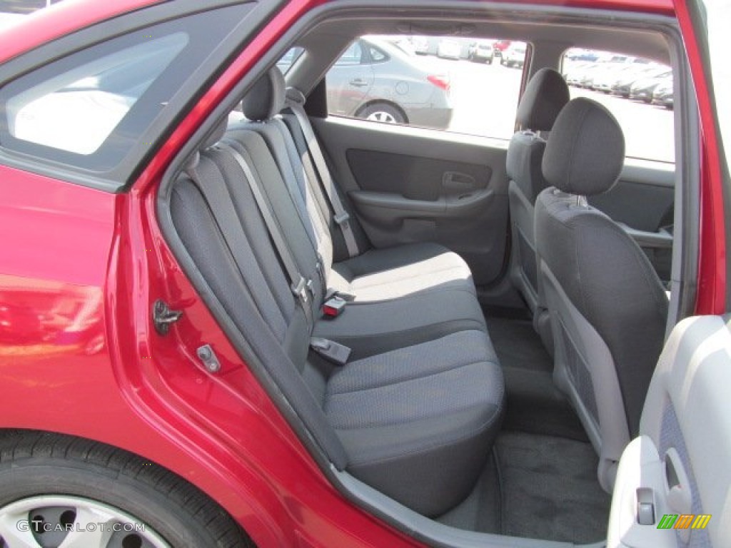 2005 Hyundai Elantra GLS Hatchback Rear Seat Photo #68006219
