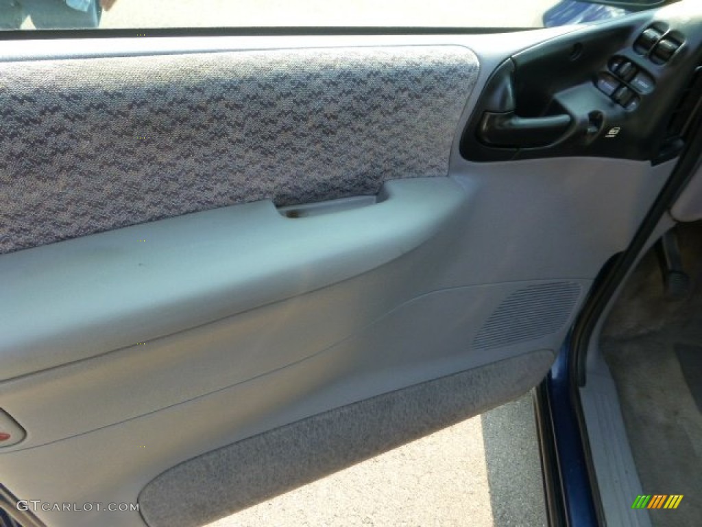 2000 Caravan  - Patriot Blue Pearl / Mist Grey photo #11