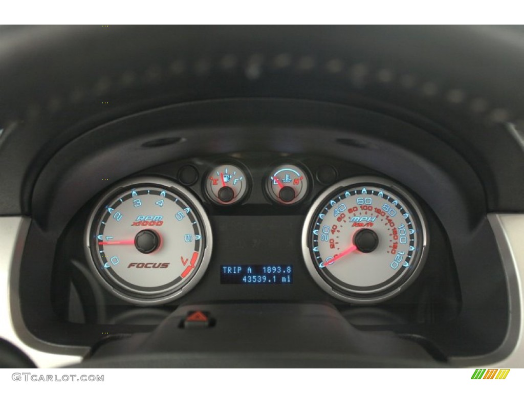2010 Ford Focus SES Sedan Gauges Photo #68011754