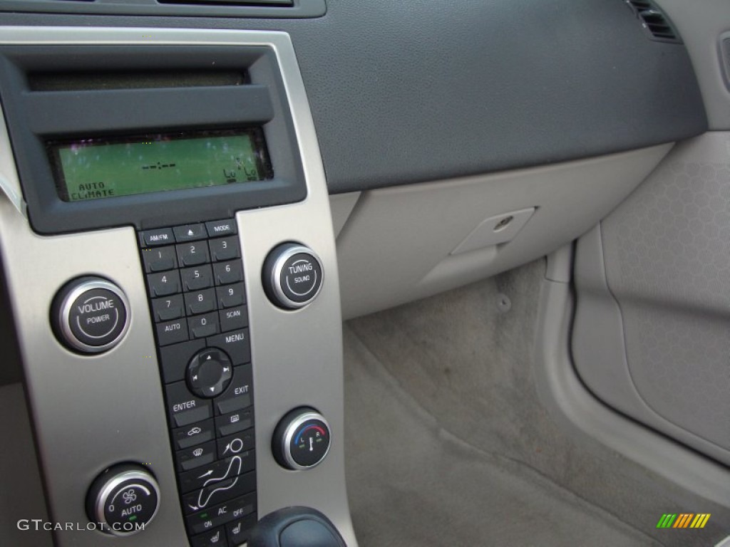2008 Volvo C70 T5 Controls Photo #68014834