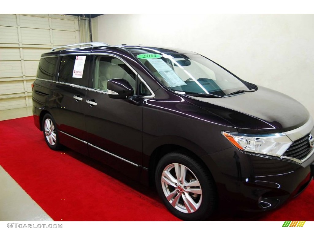 Dark Mahogany Nissan Quest